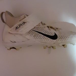 I'm selling Nike Alpha Football cleats
